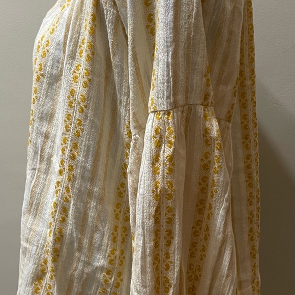 Velvet by Graham and Spencer 100% cotton top. - Picture 2 of 6